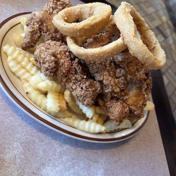 Rick's Drive In & Out - Fried Chicken dinner plate - Burgers Near Me - Whittier, California Rick's Drive In & Out - Fried Chicken dinner plate - Burgers Near Me - Whittier, California