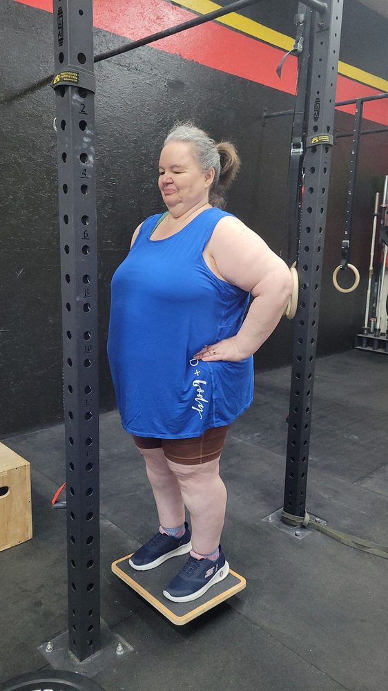 Iron Oak Strength And Conditioning Logo