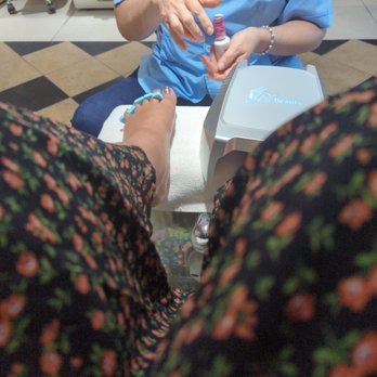 Le's Exotic Nailz & Spa - Polish change - Nail Salons Near Me - Tucson, Arizona
