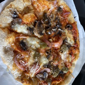 La Riv Kitchen & Bar - Vegetarian pizza  Love the chew on the crust - Italian Near Me - Temple, Texas