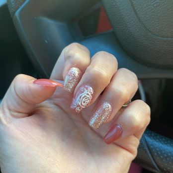 Star Nails - Hand painted, free styled rose nail air - Nail Salons Near Me - Vancouver, Washington