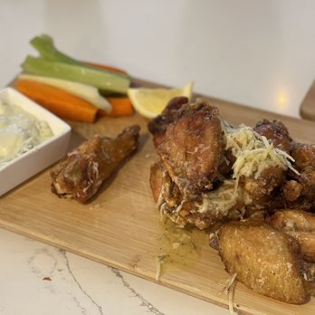LaScala’s Fire - Delicious Garlic Parmesan wings - Pizza Near Me - Villanova, Pennsylvania