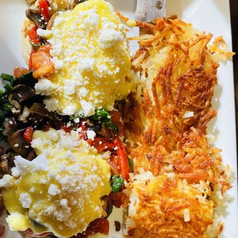 Eddie's Diner - Veggie Bennie - Breakfast & Brunch Near Me - Plano, Texas
