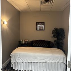Tropical Asian Massage - Deluxe massage room
