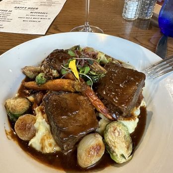 Sets Kitchen & Bar - Short rib entree - New American Near Me - San Marcos, California Sets Kitchen & Bar - Short rib entree - New American Near Me - San Marcos, California