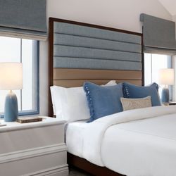 The JUST INN - Vintner's Villa Bedroom