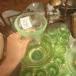Vintage Vendors - Green glasses