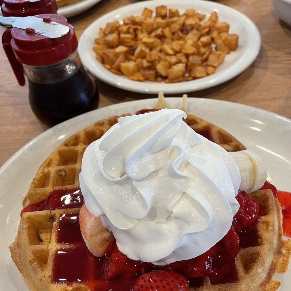 Ziggie's - Chicken & waffles, American fries, banana pecan pancakes - New American Near Me - Springfield, Missouri Ziggie's - Chicken & waffles, American fries, banana pecan pancakes - New American Near Me - Springfield, Missouri