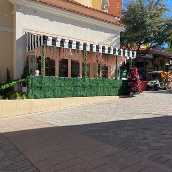 Mimi' & Coco' Bistro - Outside seating/entrance - Cocktail Bars Near Me - Henderson, Nevada