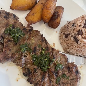 Madrono Restaurant - Carne Asada, Gallo Pinto, Plátano Maduro - Latin American Near Me - Miami, Florida Madrono Restaurant - Carne Asada, Gallo Pinto, Plátano Maduro - Latin American Near Me - Miami, Florida