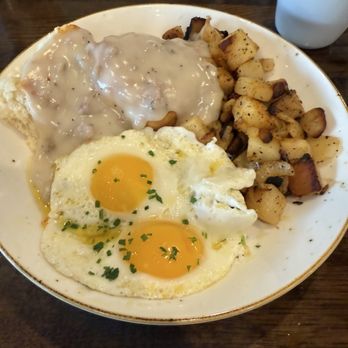 First Watch - Biscuits and turkey sausage gravy with eggs - Breakfast & Brunch Near Me - Pittsburgh, Pennsylvania