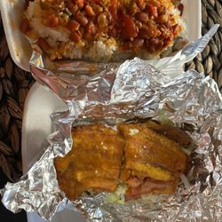 La Casa Boricua - Jibarito, arroz blanco con habichuelas guisadas