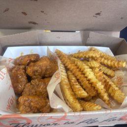 Six piece "cruisin' altitude" boneless wings, with Cajun flavored french fries. Six piece "cruisin' altitude" boneless wings, with Cajun flavored french fries.
