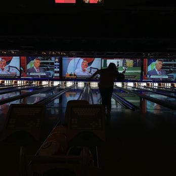 10pin Bowling Lounge - Bowling Near Me - Chicago, Illinois