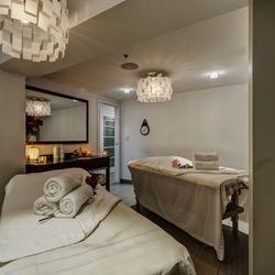 Le Soleil Spa - Couples Massage Room