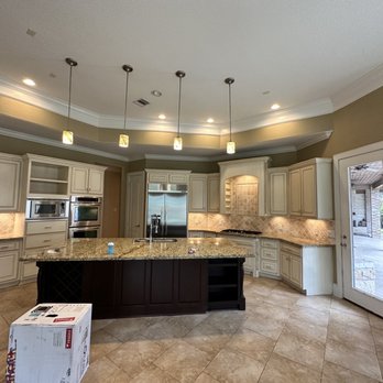 Prime House Painting - Kitchen -before - Painters Near Me - Houston, Texas Prime House Painting - Kitchen -before - Painters Near Me - Houston, Texas