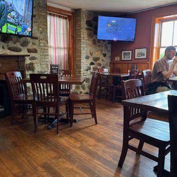 Sloppy Joe's - dining room - New American Near Me - Hubertus, Wisconsin