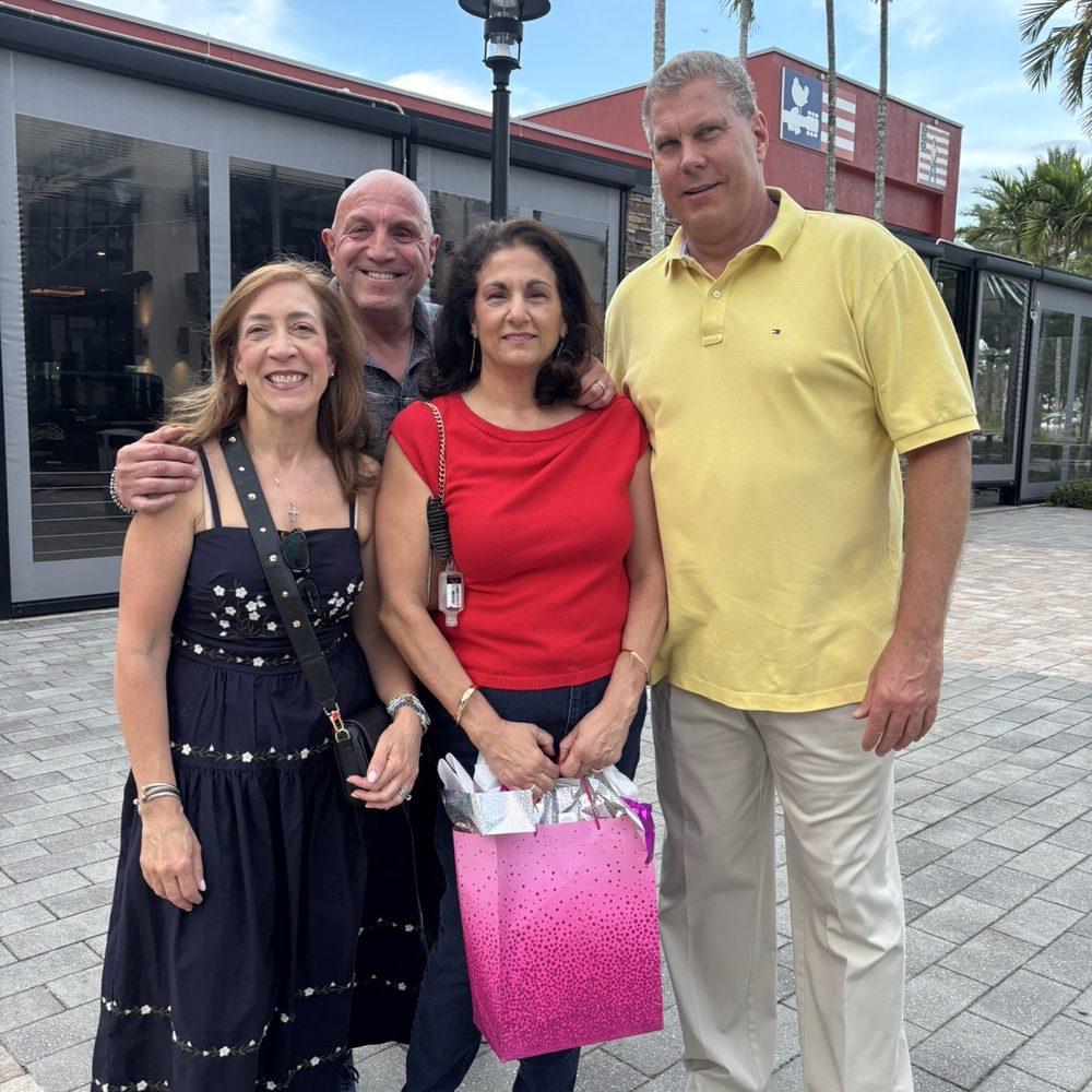 Great people, great friends, and the heartbeat of America ! Ford's Meatloaf lol Great people, great friends, and the heartbeat of America ! Ford's Meatloaf lol