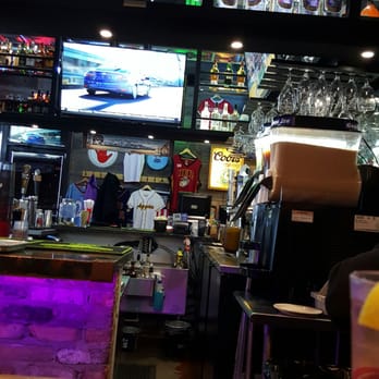 Backporch Drafthouse - Great bar atmosphere, clean and the menu is huge. - American Near Me - Lawton, Oklahoma