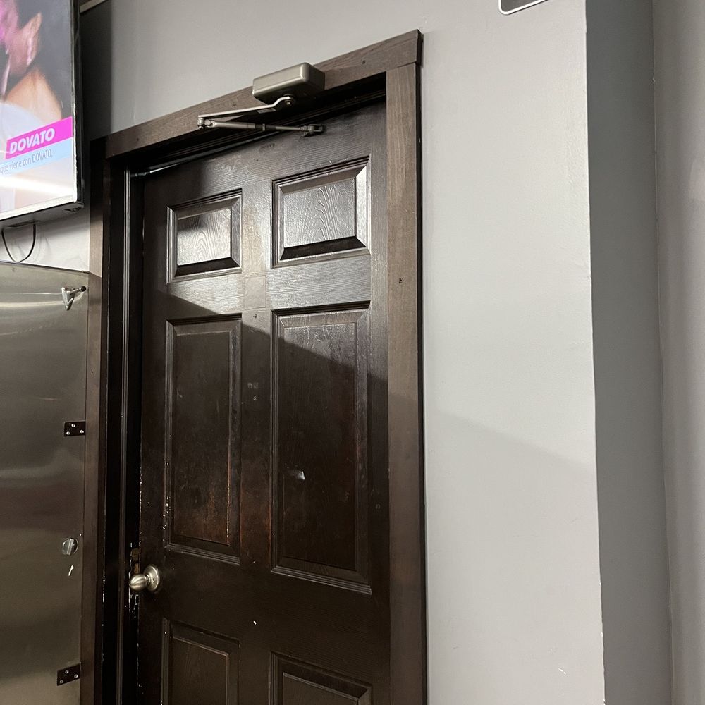 Tacos El Cuñado - Women's restroom - Mexican Near Me - Grand Rapids, Michigan