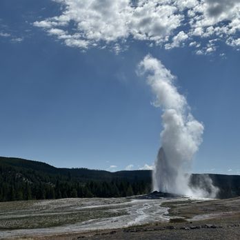 Teton Excursions - Old Faithful - Tours Near Me - Jackson, Wyoming Teton Excursions - Old Faithful - Tours Near Me - Jackson, Wyoming