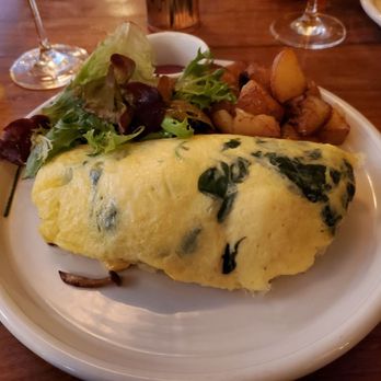 Society Cafe - Delicious omelet - New American Near Me - New York, New York