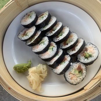 The Dolphin - Sushi roll - Seafood Markets Near Me - Hanalei, Hawaii