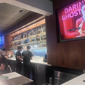 Gemma Fish + Oyster - Stock bar & TV's with games - Seafood Near Me - Jacksonville, Florida