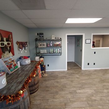 Muddy Paws OC - Inside reception area - Pet Groomers Near Me - Orange, California