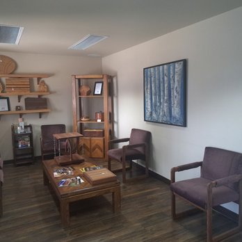 Chiropractic Associates - Entry and Waiting area - Chiropractors Near Me - Redmond, Oregon Chiropractic Associates - Entry and Waiting area - Chiropractors Near Me - Redmond, Oregon