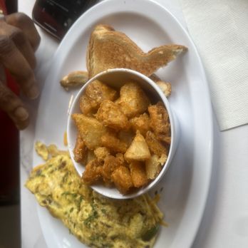 The Dining Experience - Chicken omelette and breakfast potatoes - Breakfast & Brunch Near Me - Fairburn, Georgia