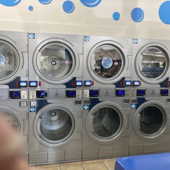 Senor Bubbles Laundromat - At least 50 dryers that reverse direction some are larger - Laundromat Near Me - Ocala, Florida