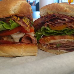 Freddy's Deli & Pub - Yesssssss