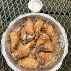 Zi Zia Pizzeria - 10 Garlic Parmesan Wings (~$23 combo including pizza)