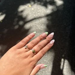 Hoa Sen at Madison Valley - Sen Salon - Nails and nail art
