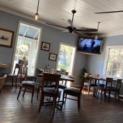 First Flight Island Restaurant & Brewery - Interior