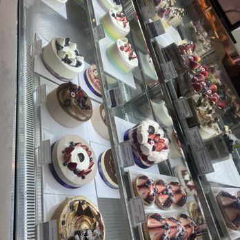 Paris Baguette - Coffee & Tea Near Me - Los Angeles, California