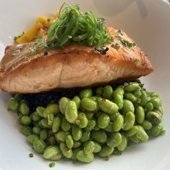 Molly Pitcher Inn - Best salmon - Hotels Near Me - Red Bank, New Jersey