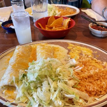 Guillermo's Double L Restaurant - Chicken Enchilada special $9.95!!! - Mexican Near Me - Tucson, Arizona Guillermo's Double L Restaurant - Chicken Enchilada special $9.95!!! - Mexican Near Me - Tucson, Arizona