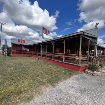 Big Bertha's Barbeque And Catering - View pulling into the parking lot - Barbeque Near Me - Houston, Texas