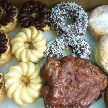 Huck Finn Restaurant - Today's donut (and fritter) purchase to celebrate my ROTD of this location. - Donuts Near Me - Chicago, Illinois