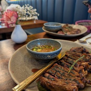 RYNN Thai Restaurant & Bar - Nuer Yang Jaew - Cocktail Bars Near Me - New York, New York