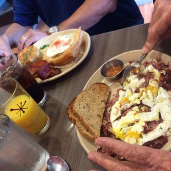 Snooze, an A.M. Eatery - Hash and pot pie - Breakfast & Brunch Near Me - Lone Tree, Colorado