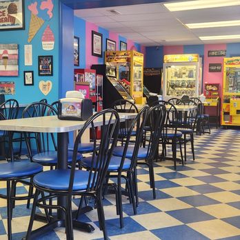 Meyer'S Ice Cream - Dining room - Ice Cream & Frozen Yogurt Near Me - Surfside Beach, South Carolina Meyer'S Ice Cream - Dining room - Ice Cream & Frozen Yogurt Near Me - Surfside Beach, South Carolina