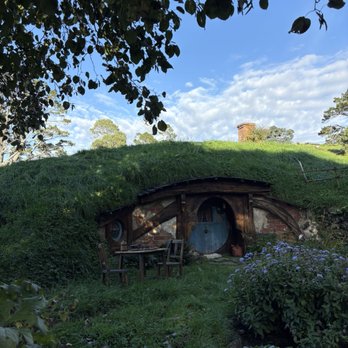 Hobbiton Movie Set - Walking Tours Near Me - Matamata, WKO