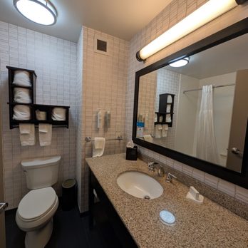 Hampton Inn & Suites Seattle-Downtown - Bathroom - Hotels Near Me - Seattle, Washington Hampton Inn & Suites Seattle-Downtown - Bathroom - Hotels Near Me - Seattle, Washington