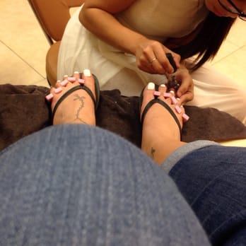 Nails 4 You - Bebe finishing up my pedi! - Nail Salons Near Me - Laurel, Maryland