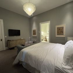 The Harkness Hotel - King suite