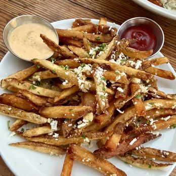 Rumfish y Vino - Garlic Fries - Gastropubs Near Me - Ventura, California Rumfish y Vino - Garlic Fries - Gastropubs Near Me - Ventura, California