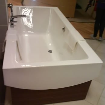 Cafe Vic-Ryn - Just cos it's a super huge bath - Coffee & Tea Near Me - Lisburn, BFS